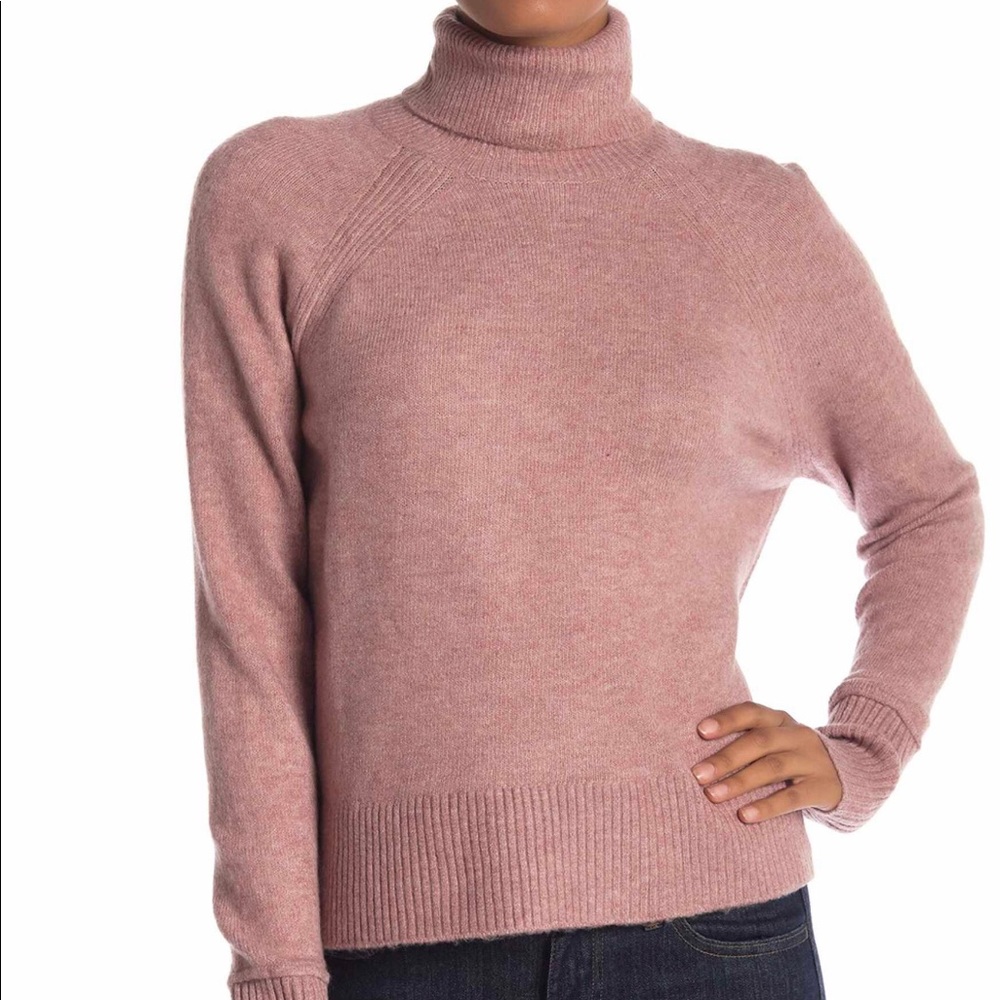 Cozy Vince Camuto turtleneck hi-lo sweater